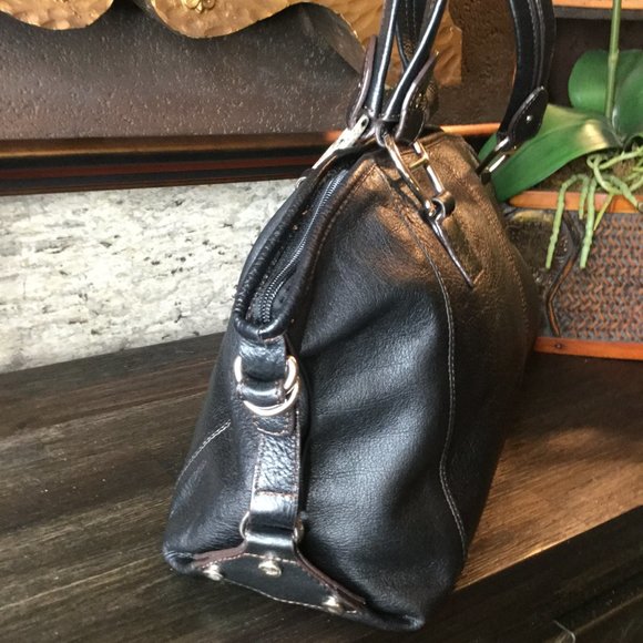 Vintage Etienne Aigner black leather handbangs - Picture 3 of 6